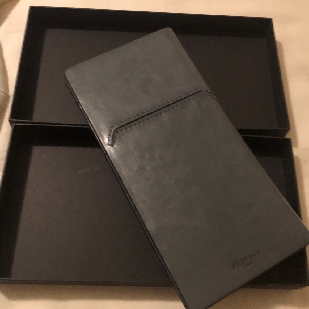 Passport Holder Bifold  Wallet NWT